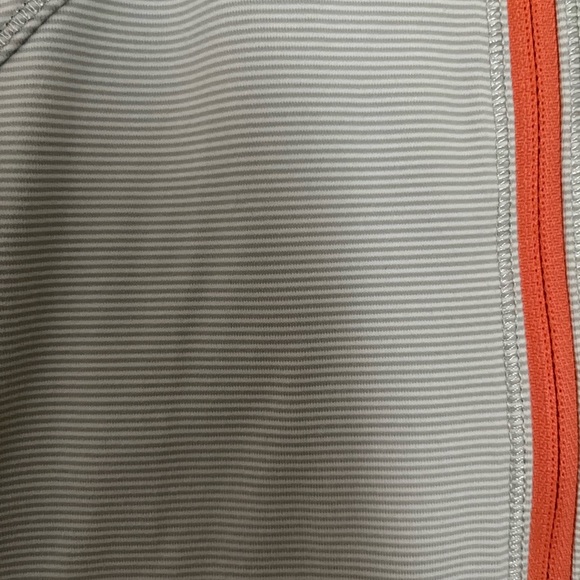 size 8 lulu pullover - Picture 4 of 5